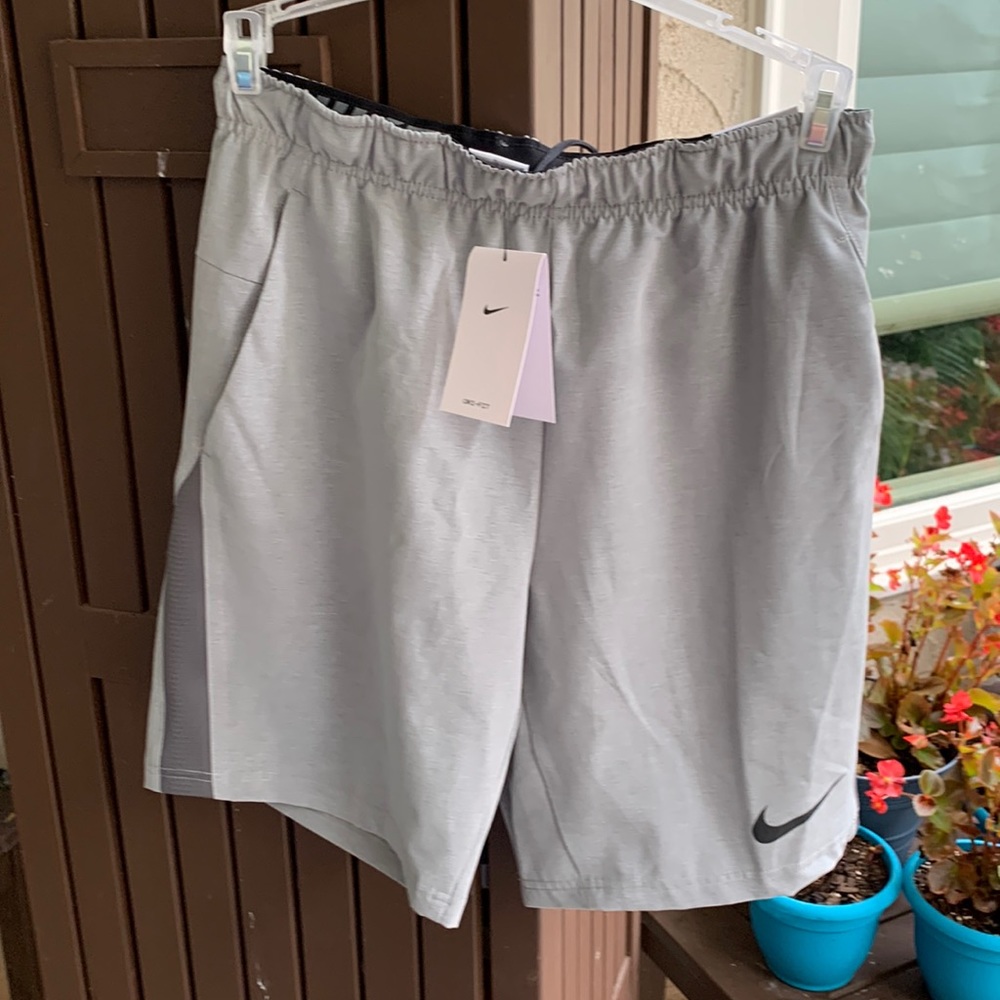 Men’s NIKE Dri-Fit Shorts. NWT
